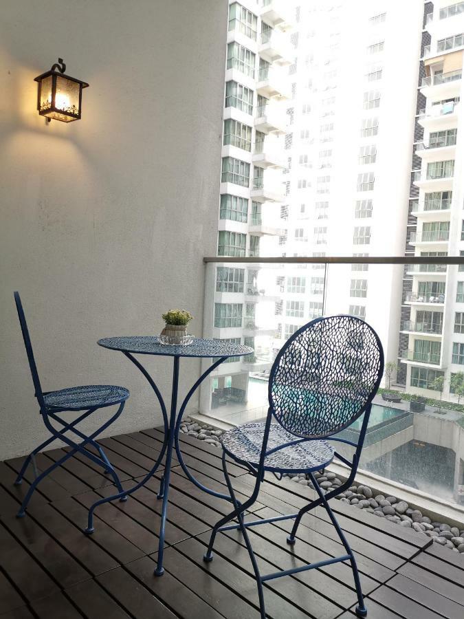 Ostello Regalia Skypool Klcc Kuala Lumpur Esterno foto